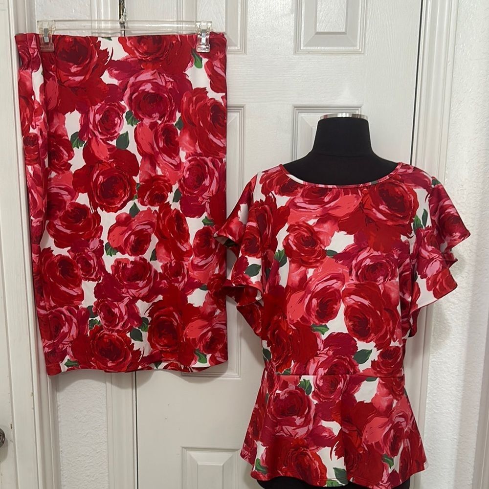 New York & Company Red Floral Pencil Skirt
